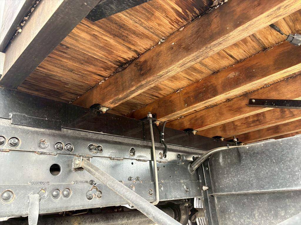 三菱ふそうファイタークレーン4段増トン（6t・8t）[写真13]