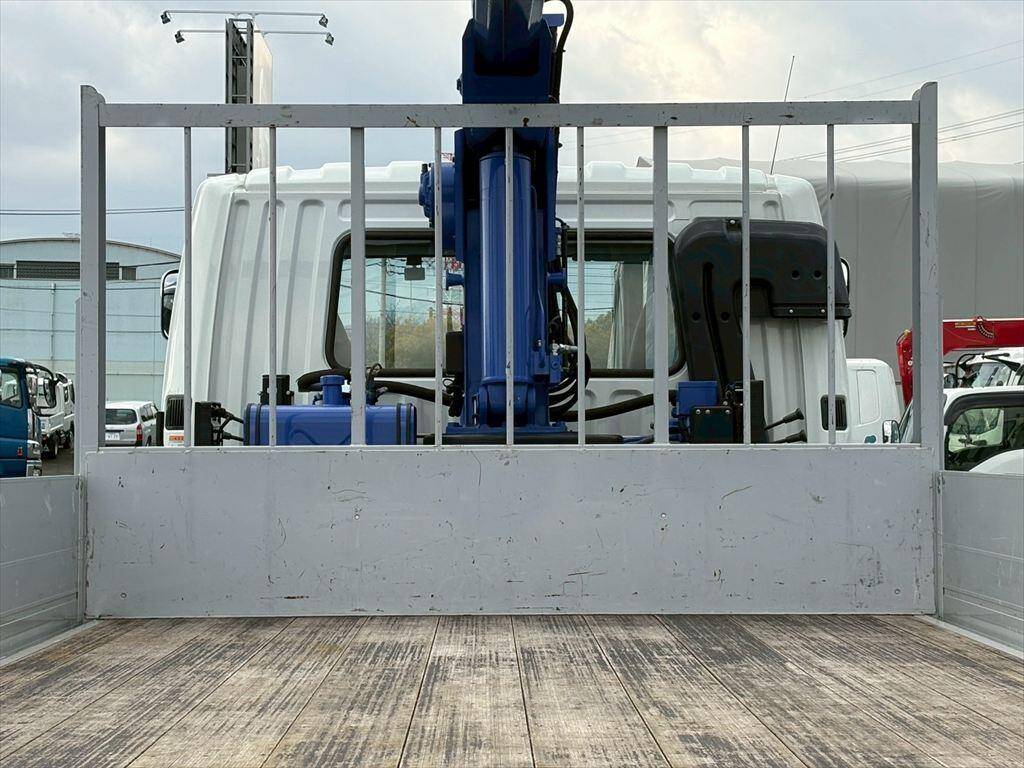 三菱ふそうファイタークレーン4段増トン（6t・8t）[写真07]