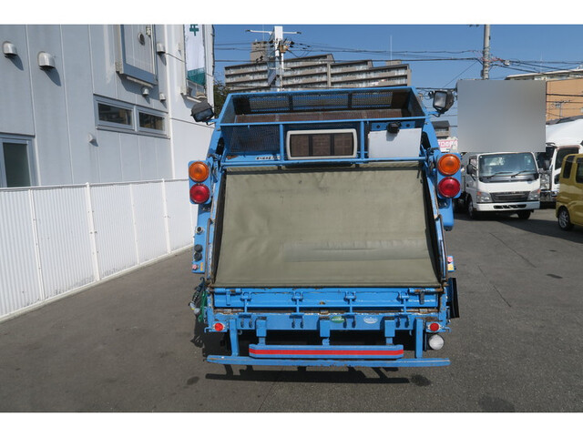 いすゞエルフパッカー車（塵芥車）小型（2t・3t）[写真05]