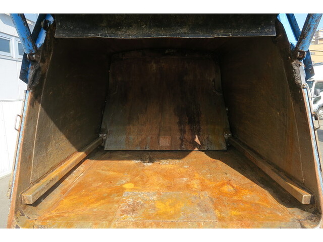 いすゞエルフパッカー車（塵芥車）小型（2t・3t）[写真07]