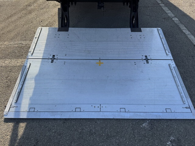 三菱ふそうファイターアルミバン中型（4t）[写真10]