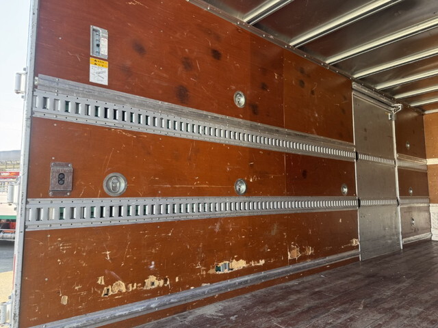 三菱ふそうファイターアルミバン中型（4t）[写真16]