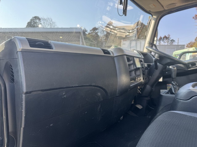 三菱ふそうファイターアルミバン中型（4t）[写真23]