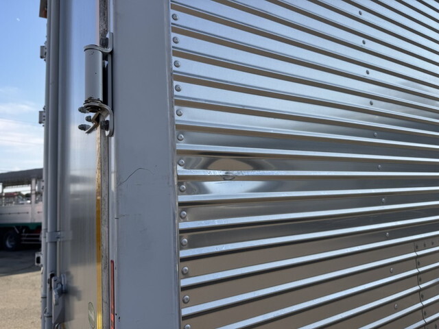 三菱ふそうファイターアルミバン中型（4t）[写真37]