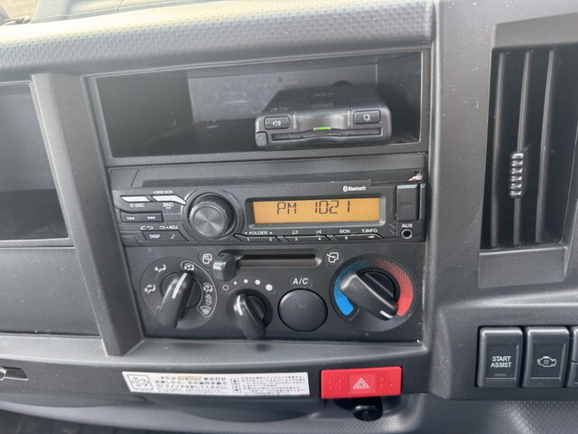 いすゞエルフ平ボディ小型（2t・3t）[写真18]