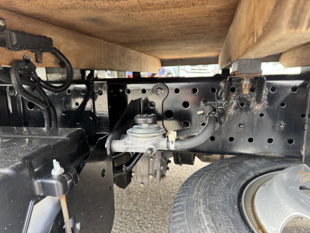 いすゞエルフ平ボディ小型（2t・3t）[写真27]