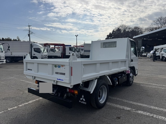 三菱ふそうキャンターダンプ小型（2t・3t）[写真02]