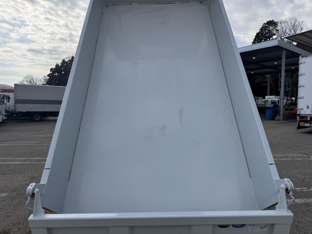 三菱ふそうキャンターダンプ小型（2t・3t）[写真09]