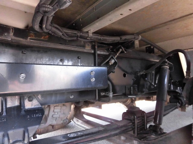 三菱ふそうスーパーグレートアルミウイング大型（10t）[写真11]