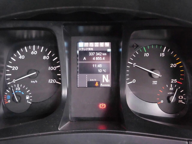 三菱ふそうスーパーグレートアルミウイング大型（10t）[写真19]