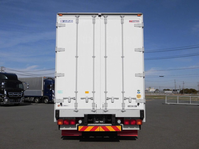 三菱ふそうスーパーグレートアルミウイング大型（10t）[写真06]