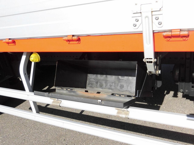 日野プロフィアアルミウイング大型（10t）[写真25]