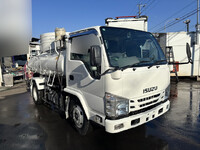 いすゞエルフバキュームカー小型（2t・3t）[写真01]