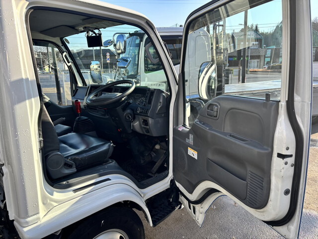 いすゞエルフバキュームカー小型（2t・3t）[写真31]