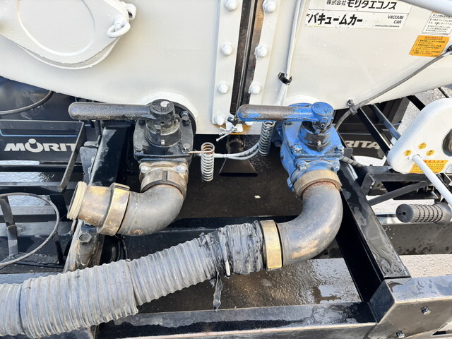 いすゞエルフバキュームカー小型（2t・3t）[写真09]