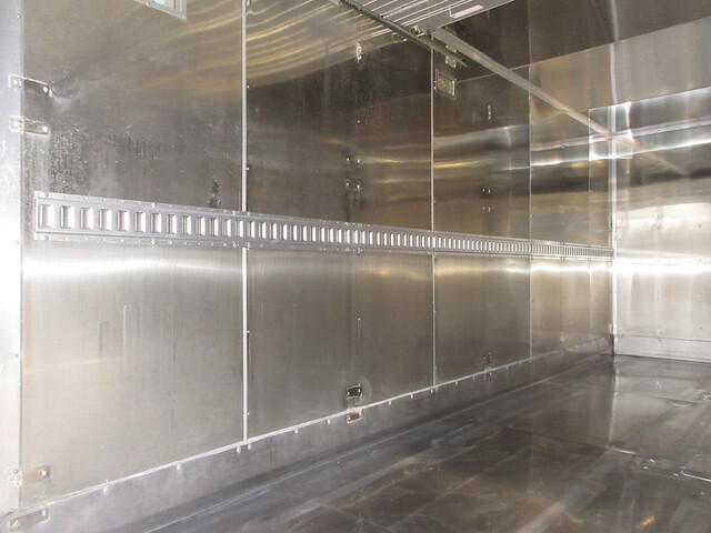 日野デュトロアルミバン小型（2t・3t）[写真10]