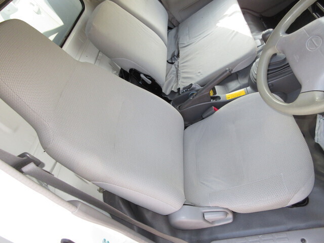 日野デュトロアルミバン小型（2t・3t）[写真24]