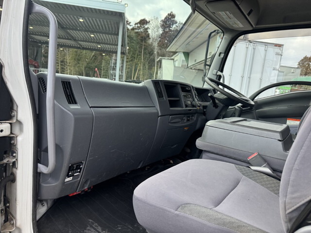 いすゞフォワードクレーン4段中型（4t）[写真28]