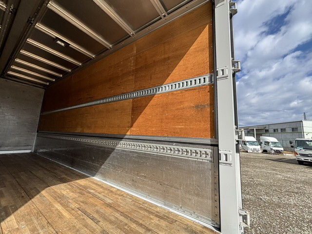 いすゞフォワードアルミウイング中型（4t）[写真14]