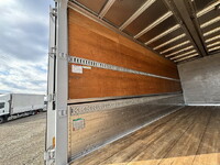 いすゞフォワードアルミウイング中型（4t）[写真16]