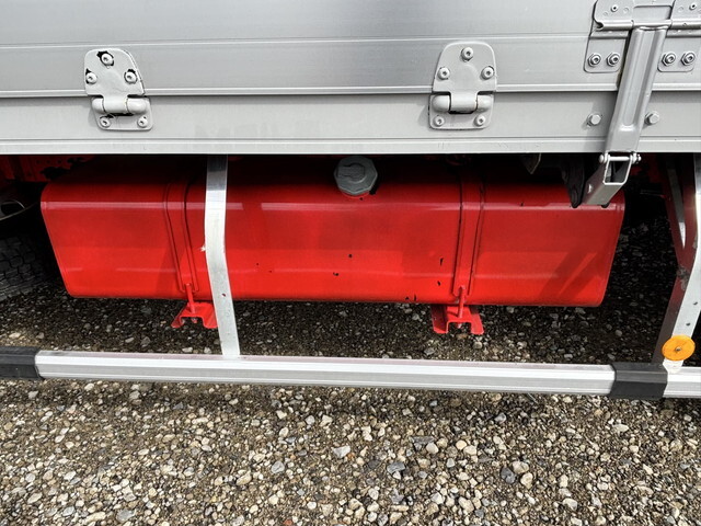 いすゞフォワードアルミウイング中型（4t）[写真21]