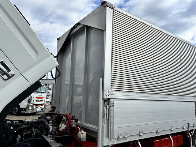 いすゞフォワードアルミウイング中型（4t）[写真26]