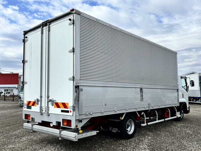 いすゞフォワードアルミウイング中型（4t）[写真03]