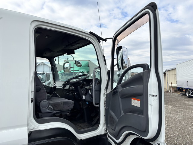 いすゞフォワードアルミウイング中型（4t）[写真32]