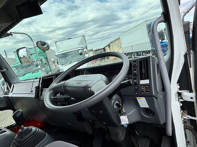 いすゞフォワードアルミウイング中型（4t）[写真33]