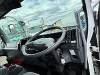 いすゞフォワードアルミウイング中型（4t）[写真34]