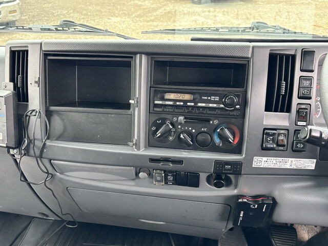 いすゞフォワードアルミウイング中型（4t）[写真35]