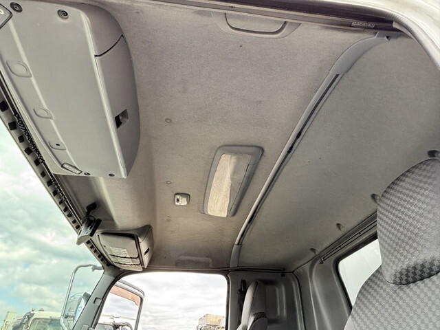 いすゞフォワードアルミウイング中型（4t）[写真40]