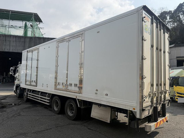 日野プロフィア冷凍車（冷蔵車）大型（10t）[写真02]