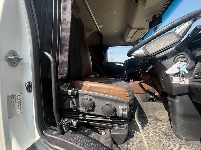 日野プロフィア冷凍車（冷蔵車）大型（10t）[写真28]