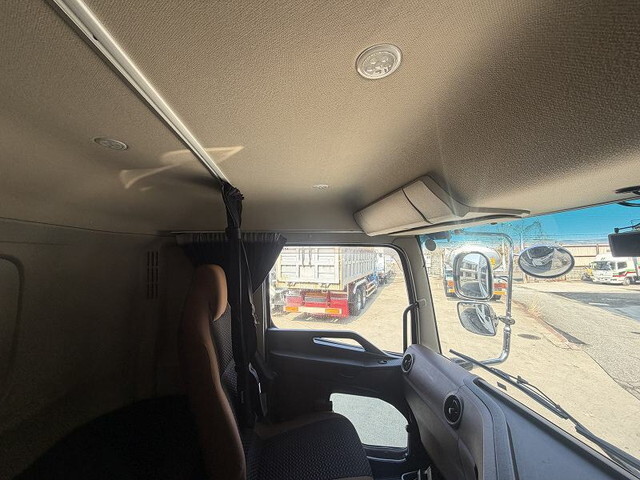 日野プロフィア冷凍車（冷蔵車）大型（10t）[写真35]