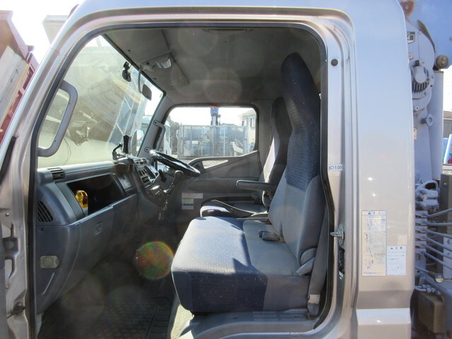 三菱ふそうキャンタークレーン4段小型（2t・3t）[写真16]