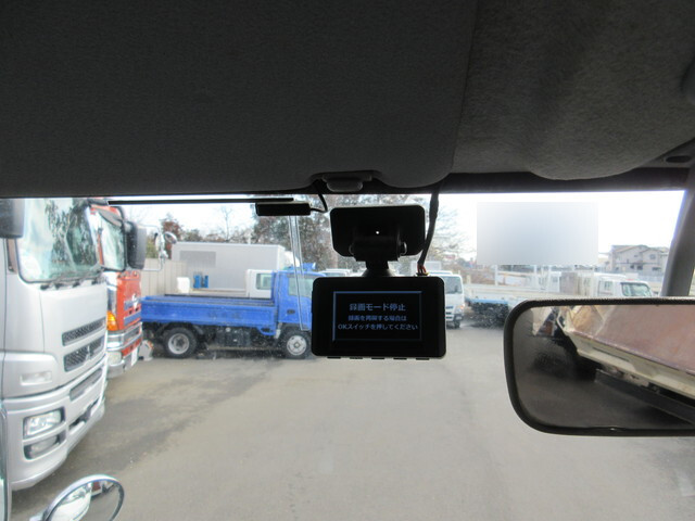 三菱ふそうキャンターダンプ小型（2t・3t）[写真13]