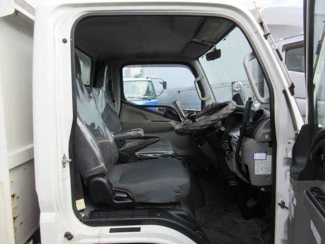 三菱ふそうキャンターダンプ小型（2t・3t）[写真08]