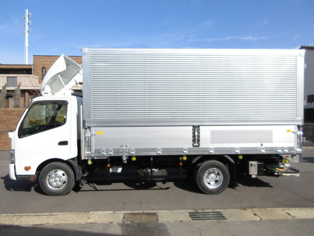 日野デュトロアルミウイング小型（2t・3t）[写真06]