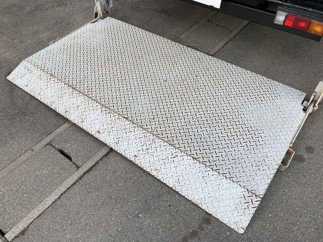 日産アトラスアルミバン小型（2t・3t）[写真06]