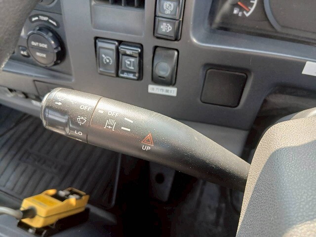 いすゞフォワードコンテナ専用車増トン（6t・8t）[写真23]