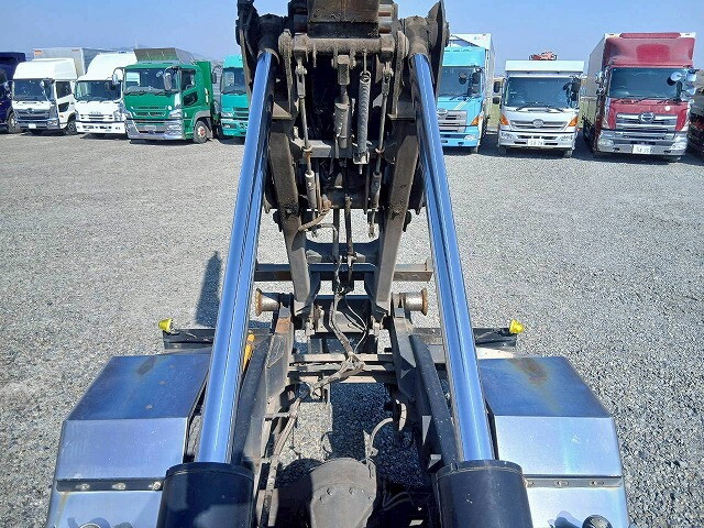 いすゞフォワードコンテナ専用車増トン（6t・8t）[写真34]