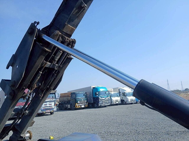 いすゞフォワードコンテナ専用車増トン（6t・8t）[写真36]