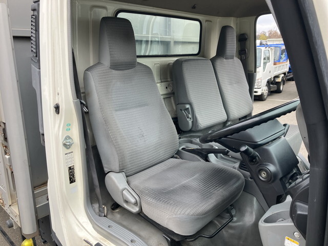 トヨタダイナアルミウイング小型（2t・3t）[写真32]