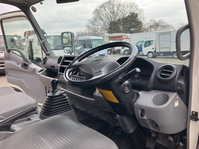 トヨタダイナアルミウイング小型（2t・3t）[写真33]