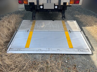 いすゞフォワード冷凍車（冷蔵車）中型（4t）[写真18]