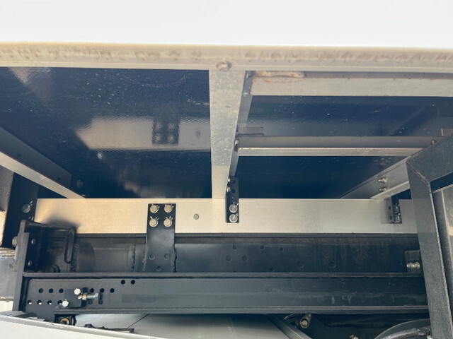 いすゞフォワード冷凍車（冷蔵車）中型（4t）[写真24]