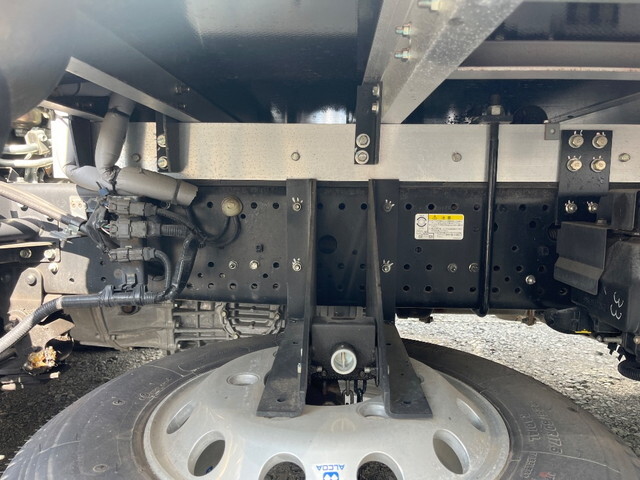 いすゞフォワード冷凍車（冷蔵車）中型（4t）[写真25]