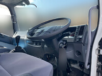 いすゞフォワード冷凍車（冷蔵車）中型（4t）[写真32]