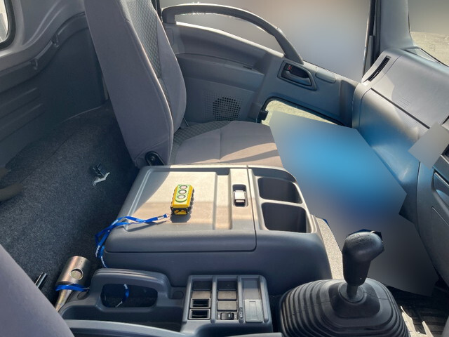 いすゞフォワード冷凍車（冷蔵車）中型（4t）[写真32]